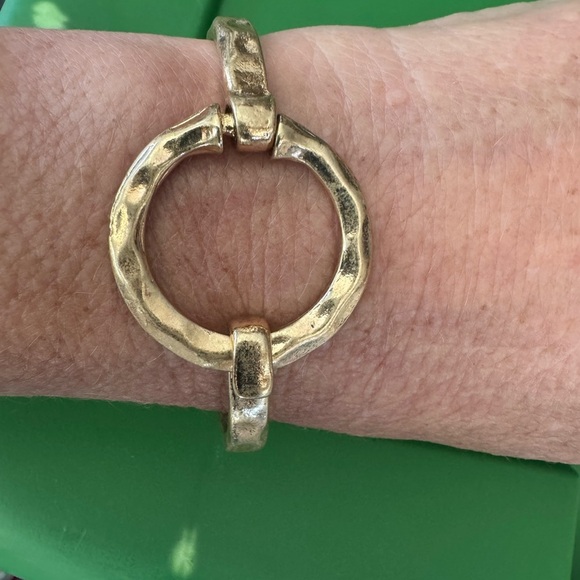 Elegant Gold-Toned Bracelet- easy on/easy off! Add some fun and flare to any day - Picture 7 of 7